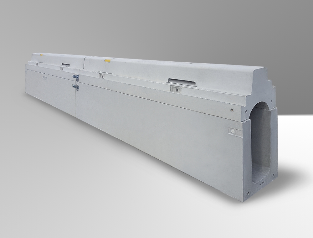 写真：防草水路