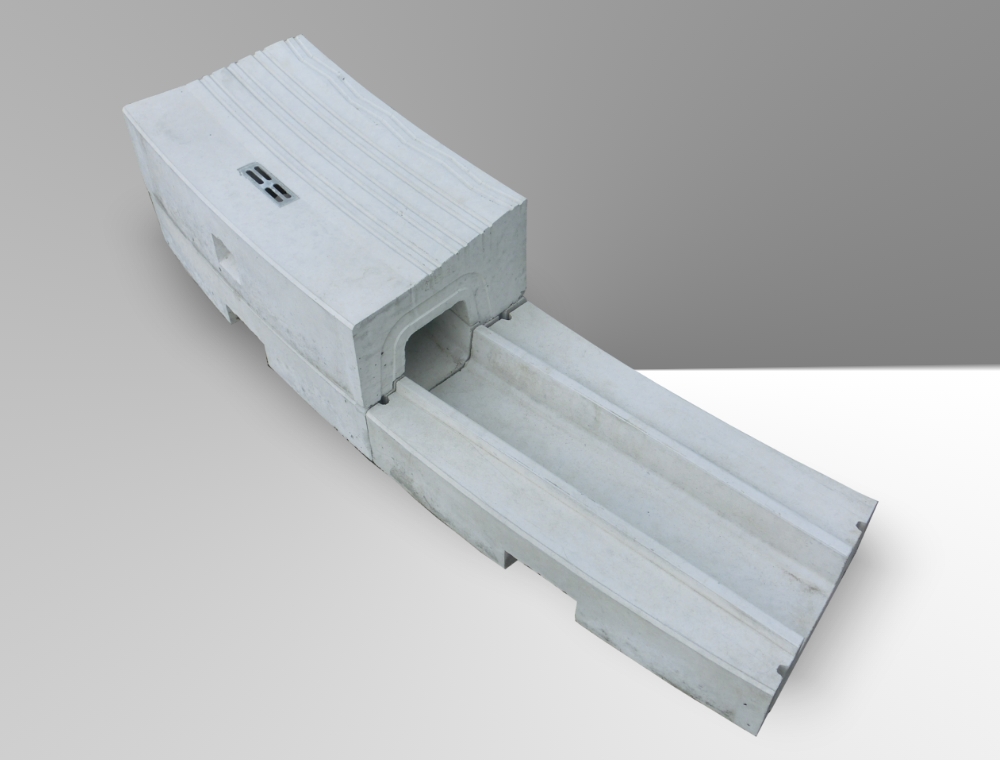 写真：K-S型集水縁石